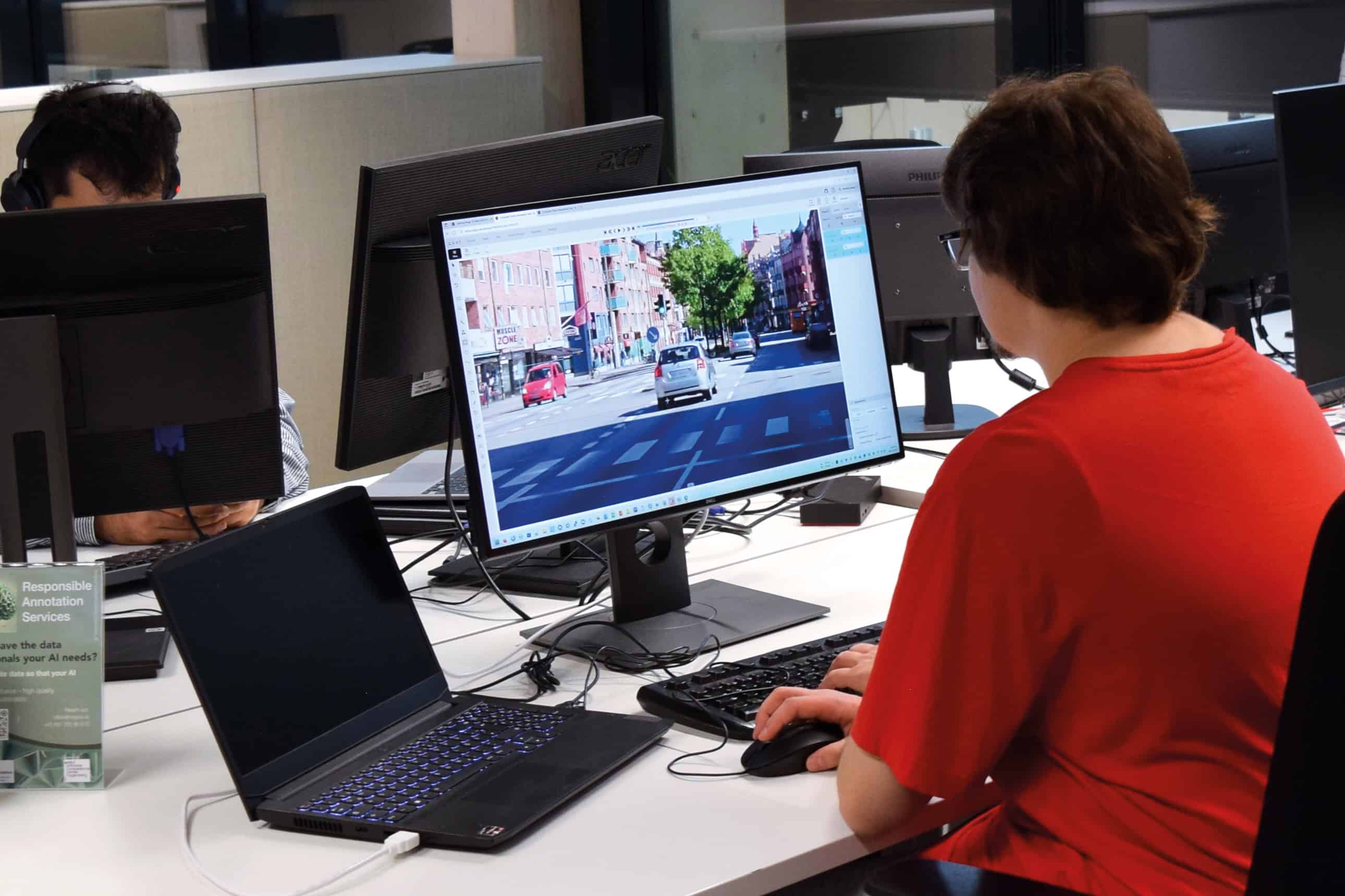 RAS_Mitarbeiter_bei_Annotation